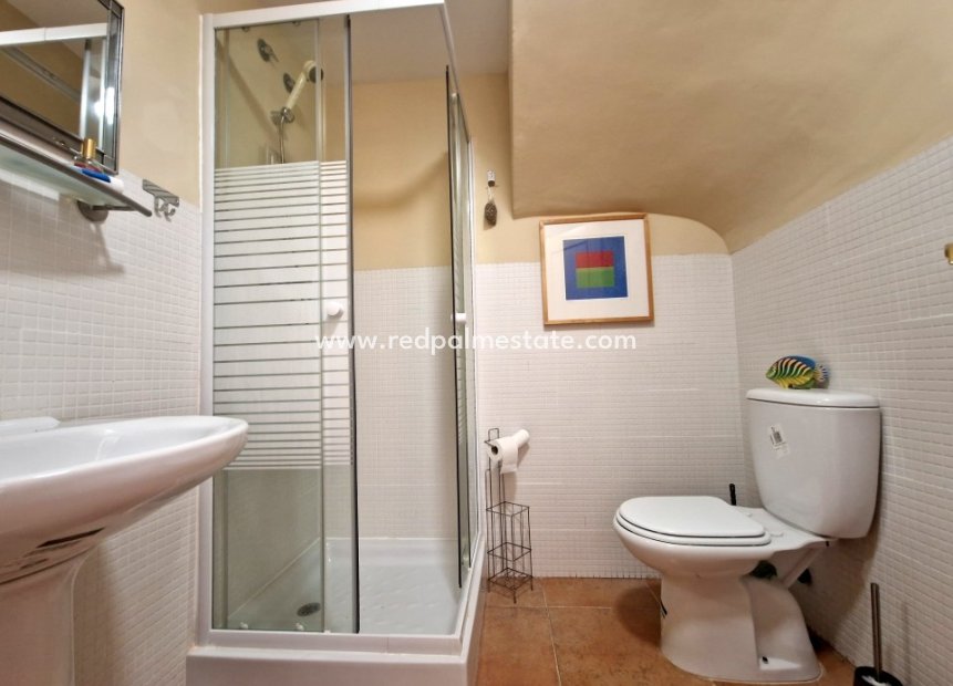 Resale - Town House -
Relleu - Inland