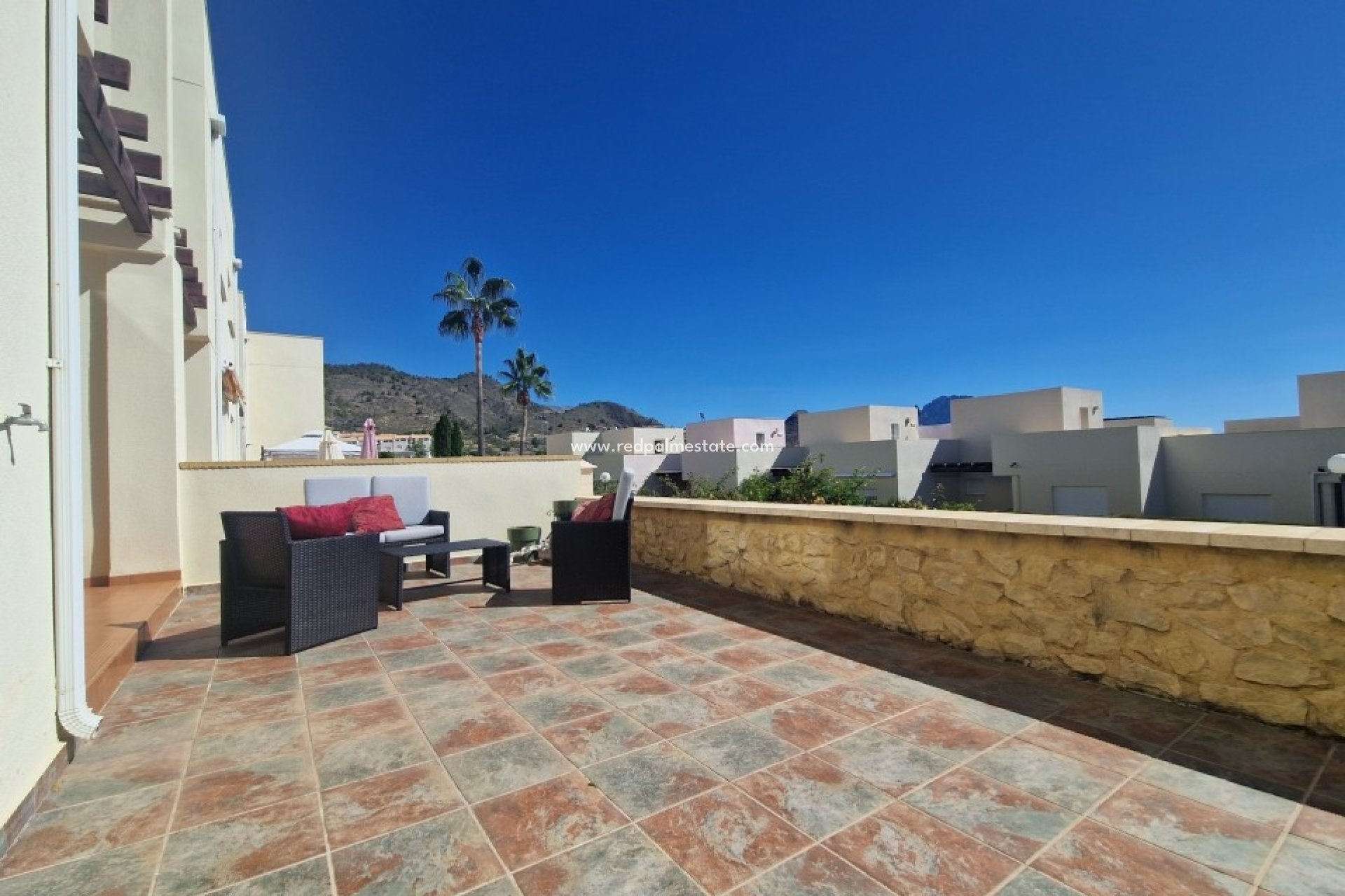 Resale - Town House -
Relleu - Inland