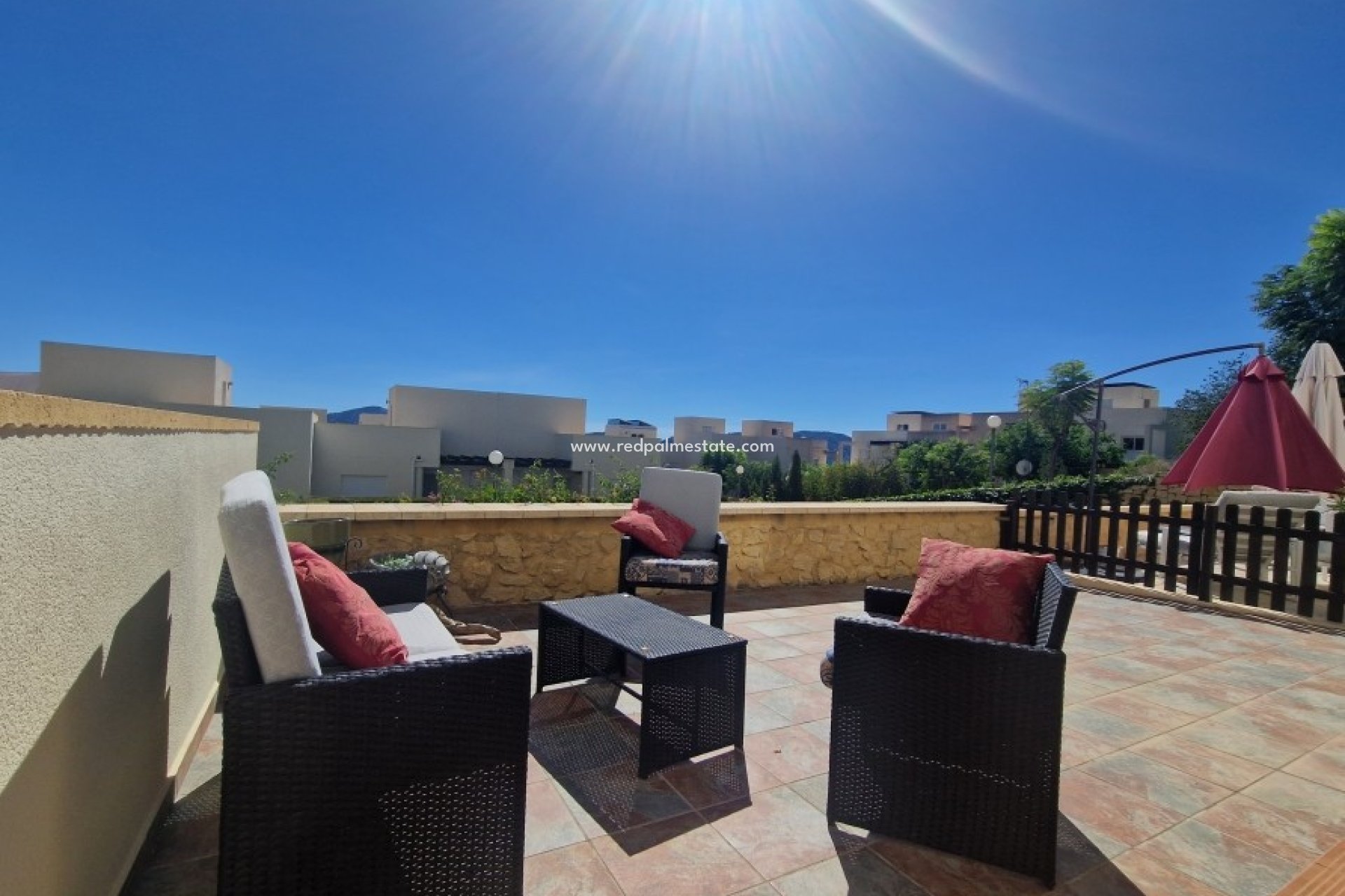 Resale - Town House -
Relleu - Inland