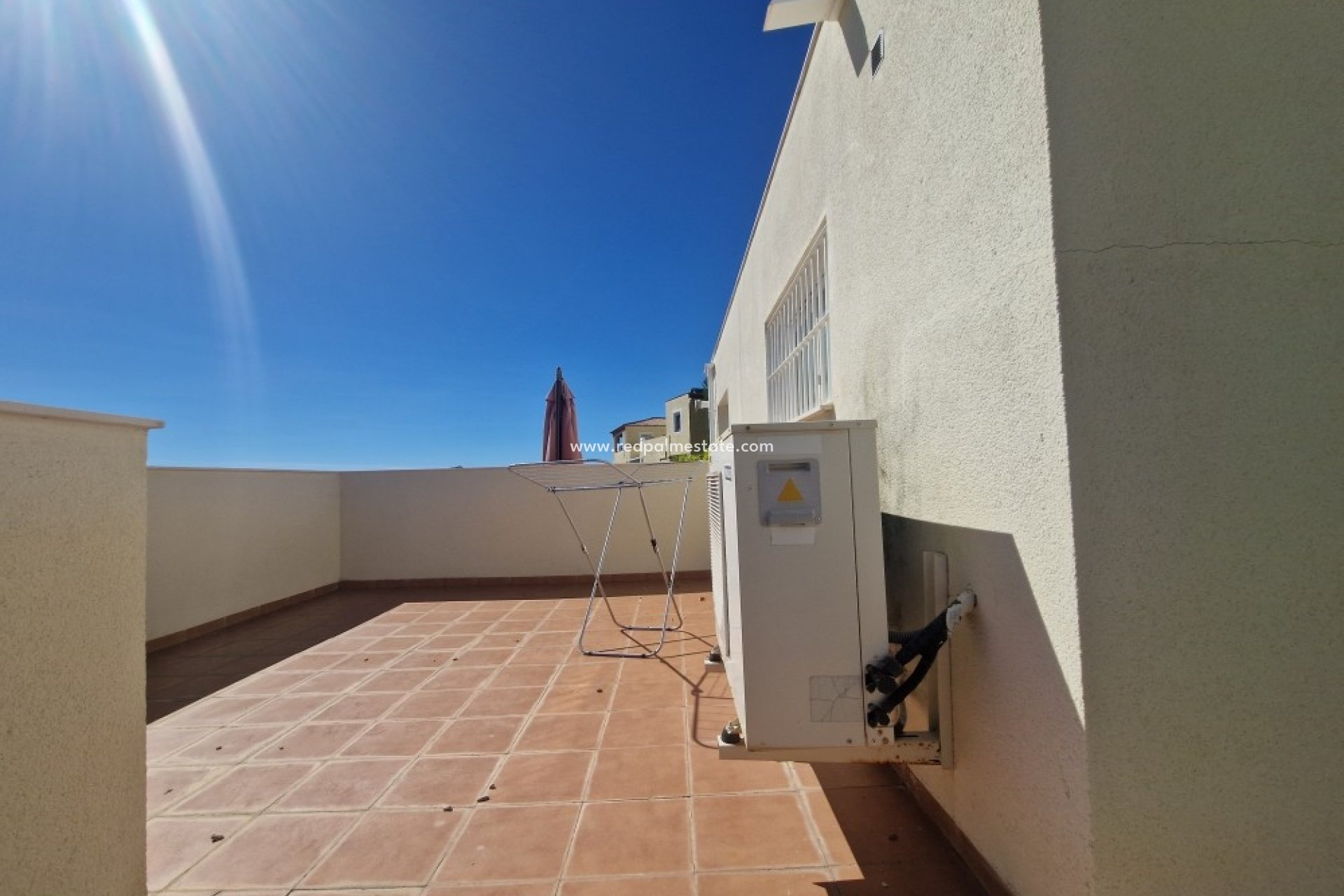 Resale - Town House -
Relleu - Inland