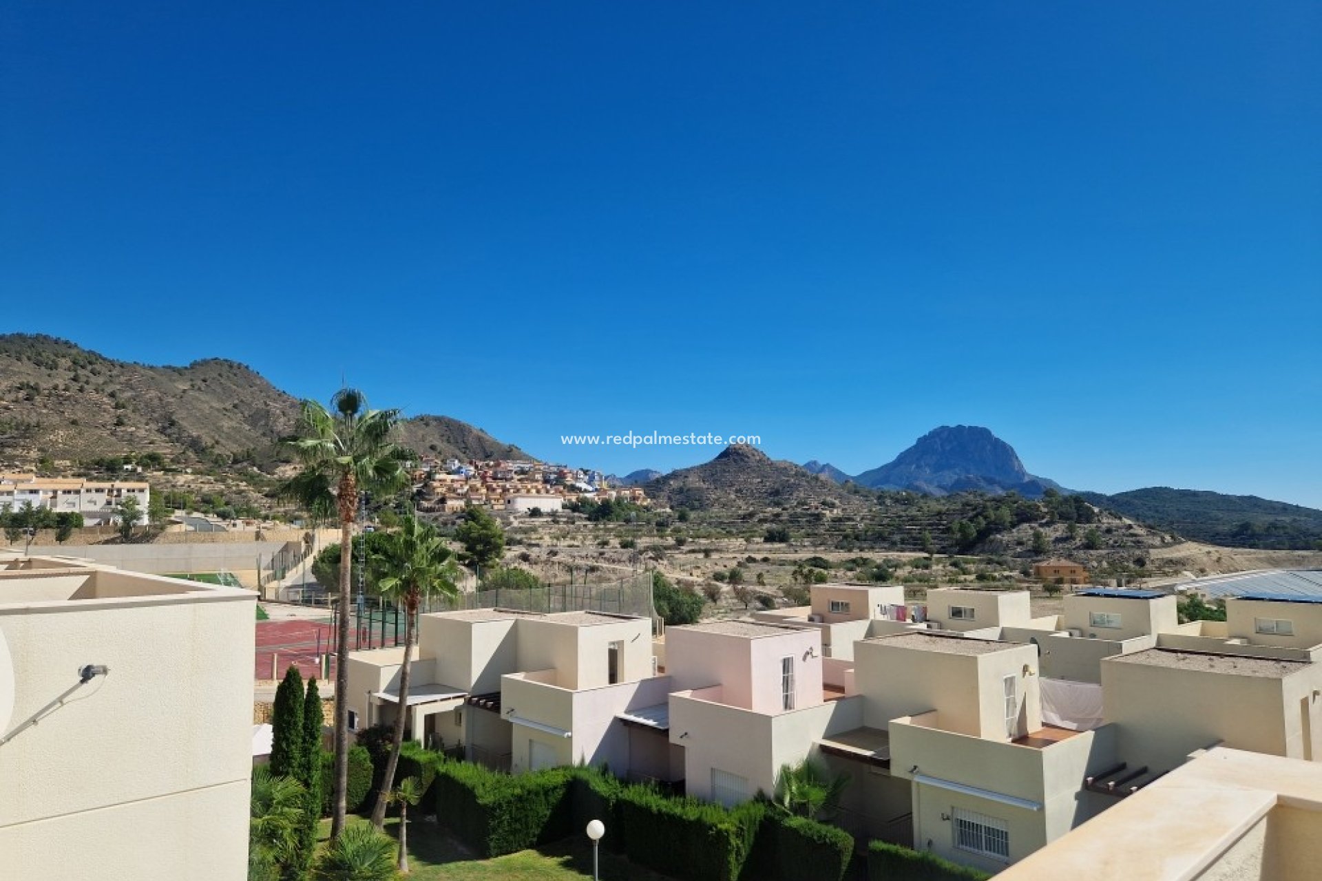 Resale - Town House -
Relleu - Inland