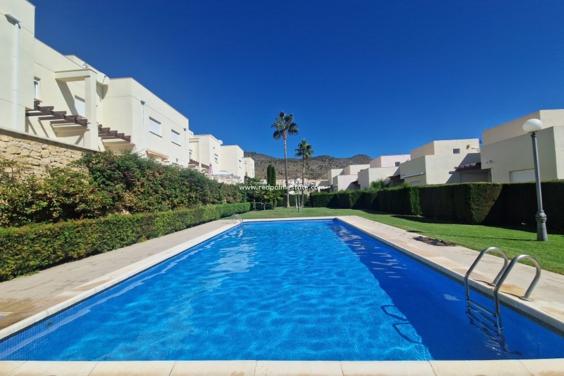 Resale - Town House -
Relleu - Inland