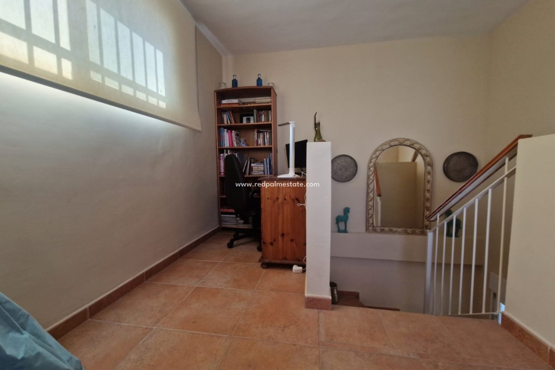 Resale - Town House -
Relleu - Inland