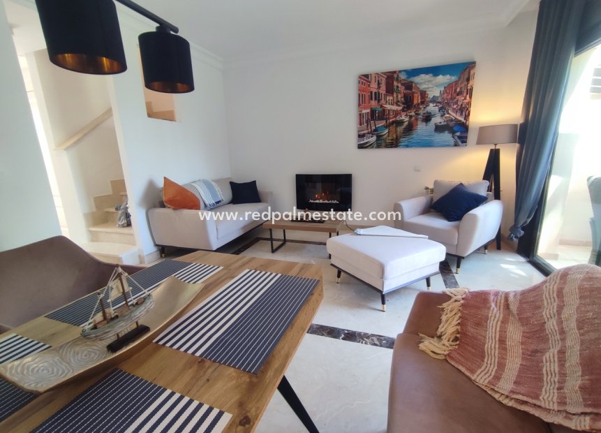 Resale - Town House -
Roda - Inland