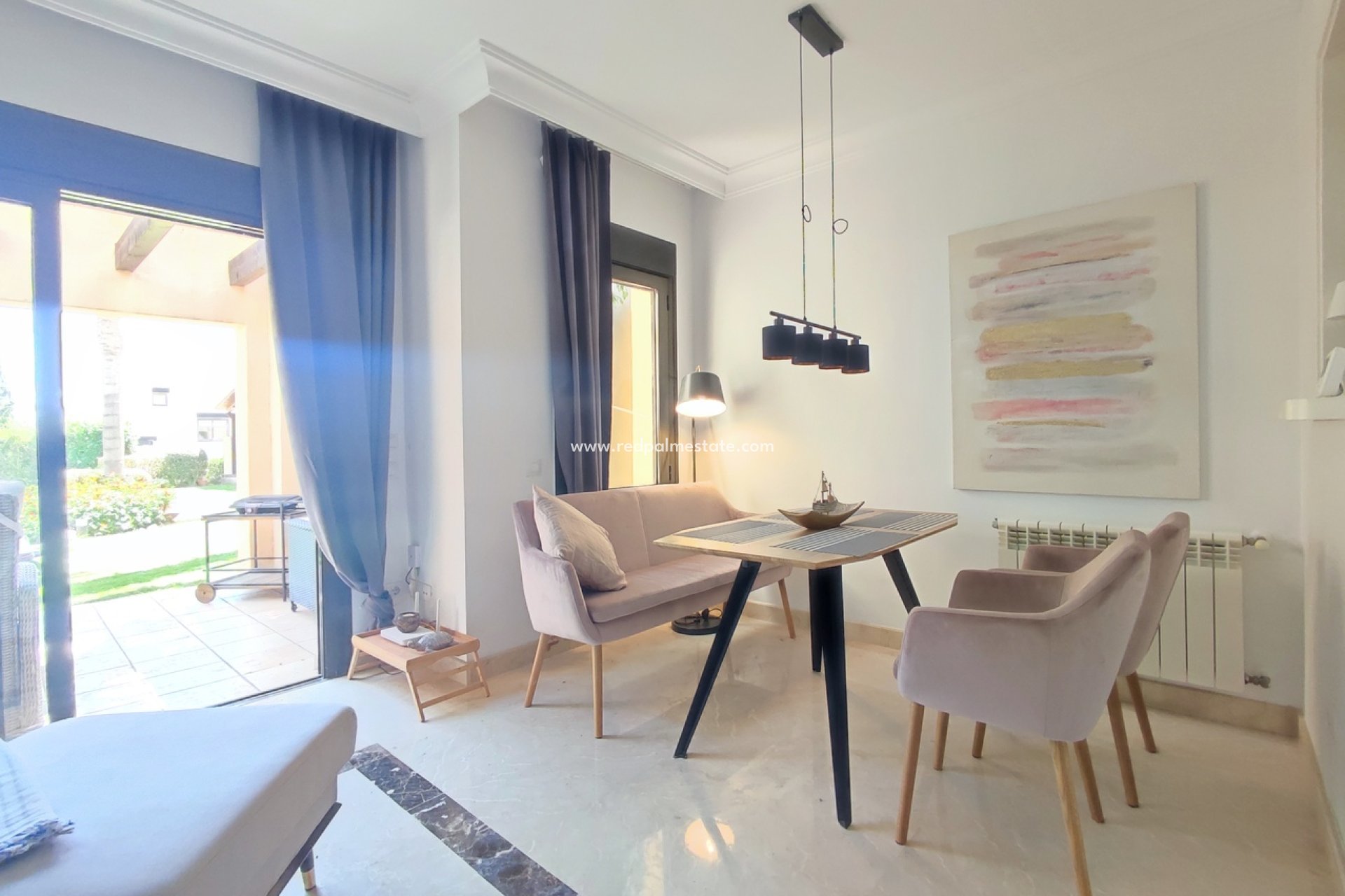 Resale - Town House -
Roda - Inland