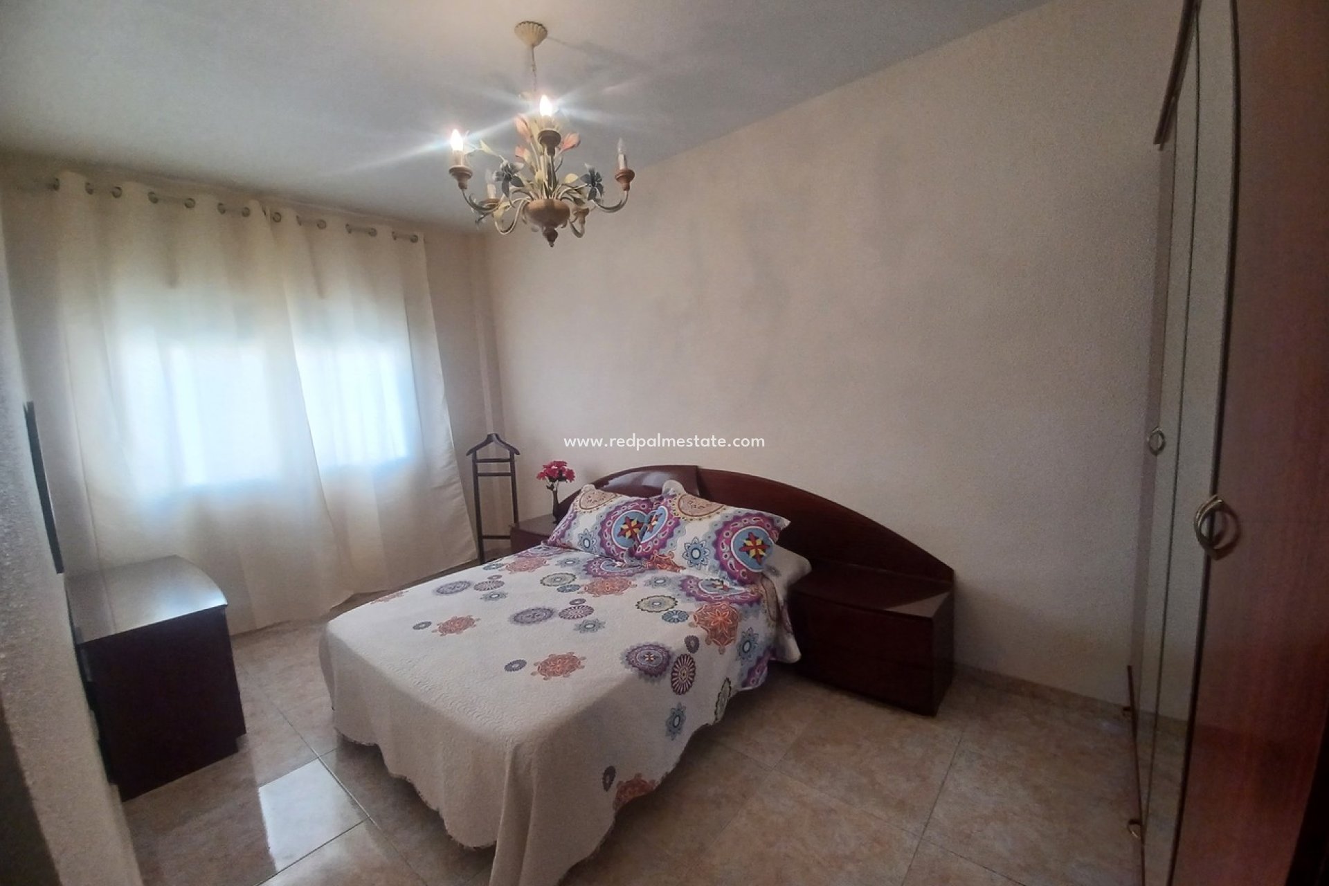Resale - Town House -
ROLDAN - Inland