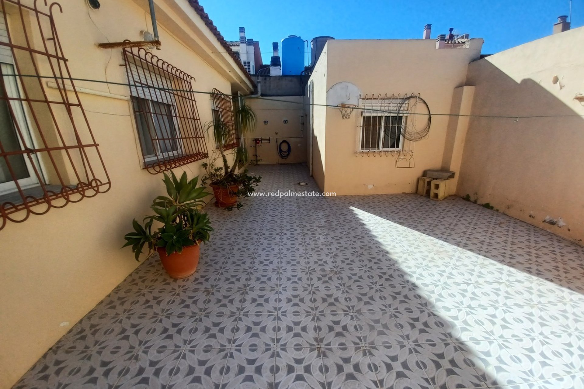 Resale - Town House -
ROLDAN - Inland