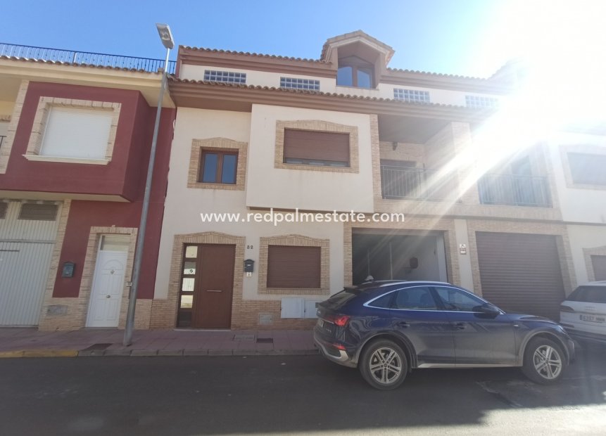 Resale - Town House -
ROLDAN - Inland