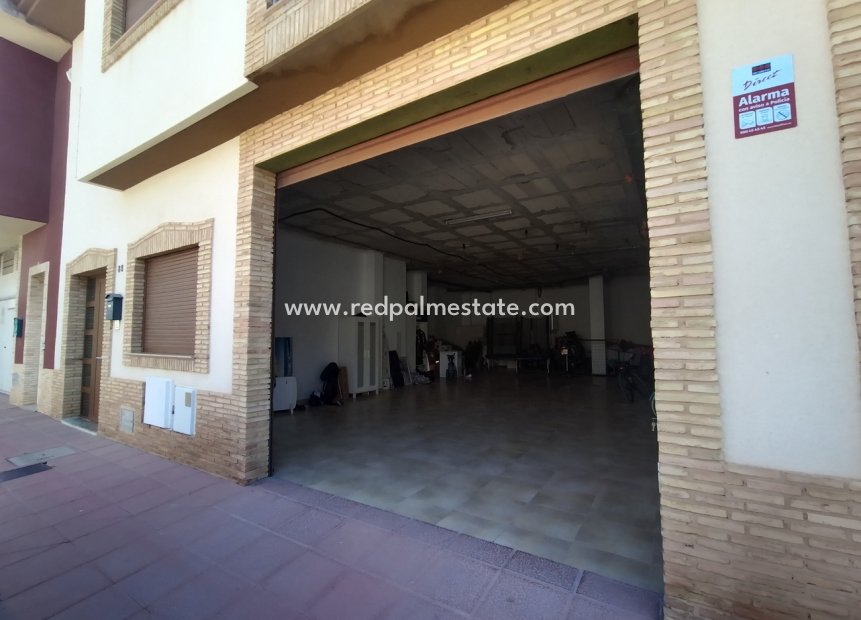 Resale - Town House -
ROLDAN - Inland