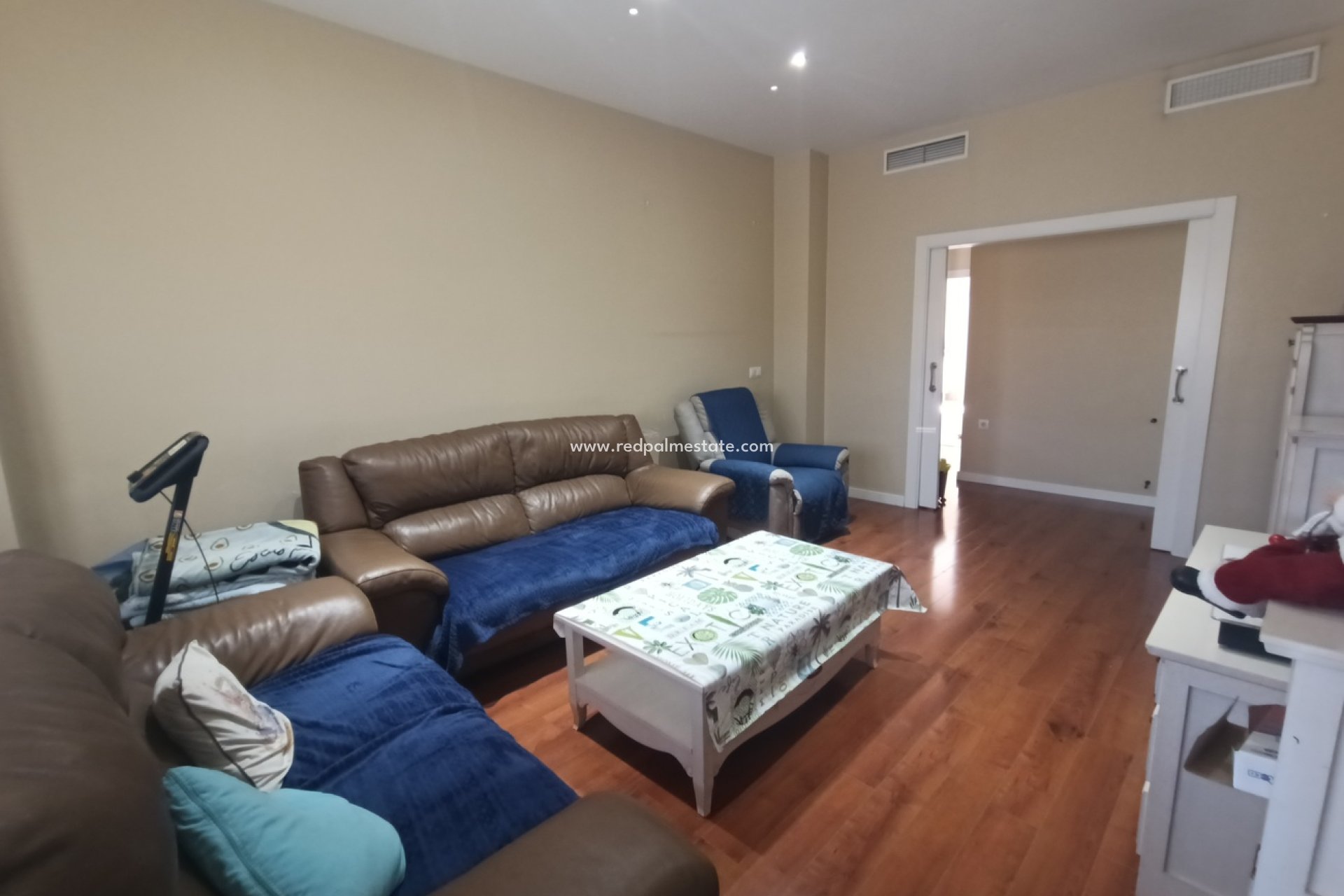 Resale - Town House -
ROLDAN - Inland