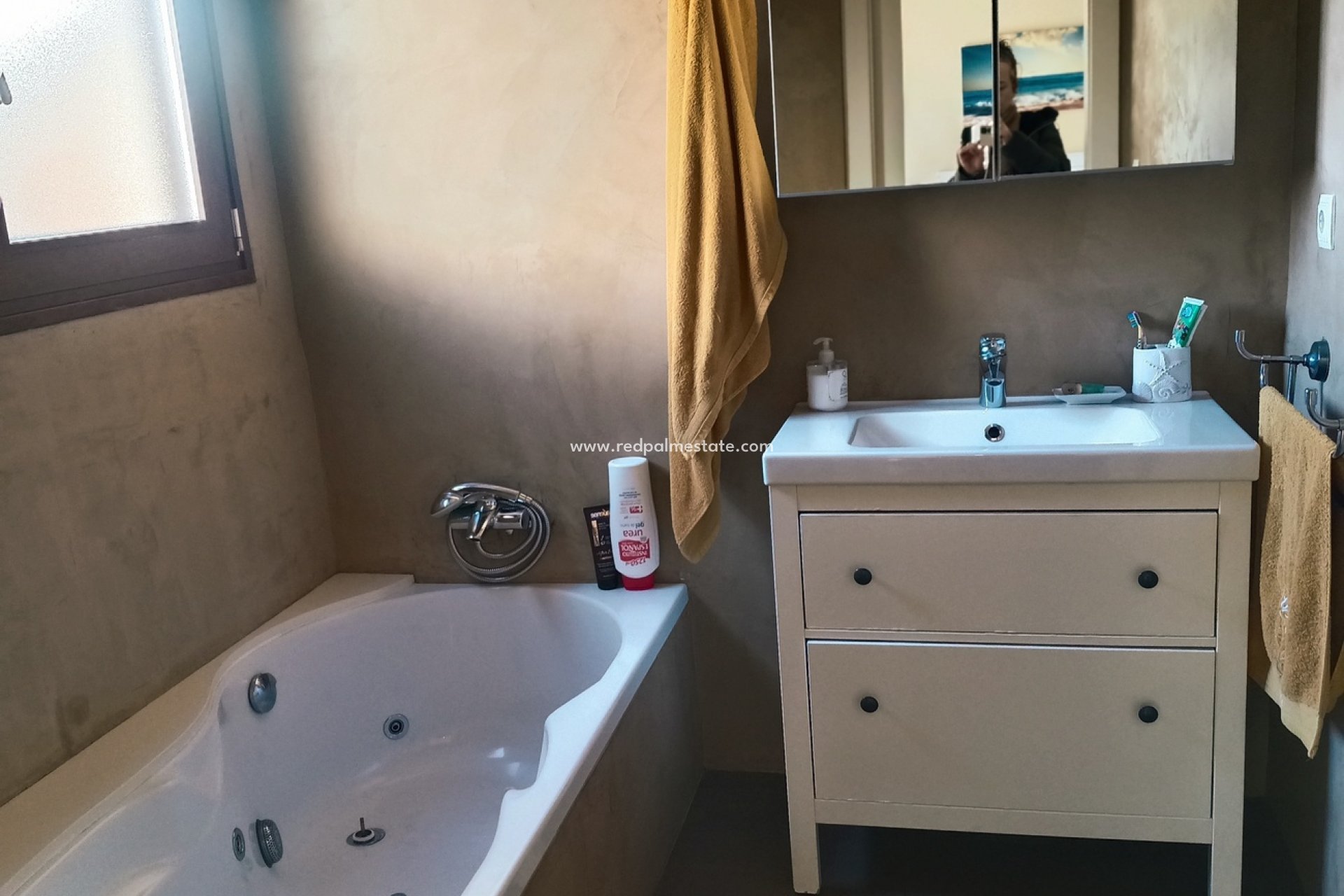 Resale - Town House -
ROLDAN - Inland