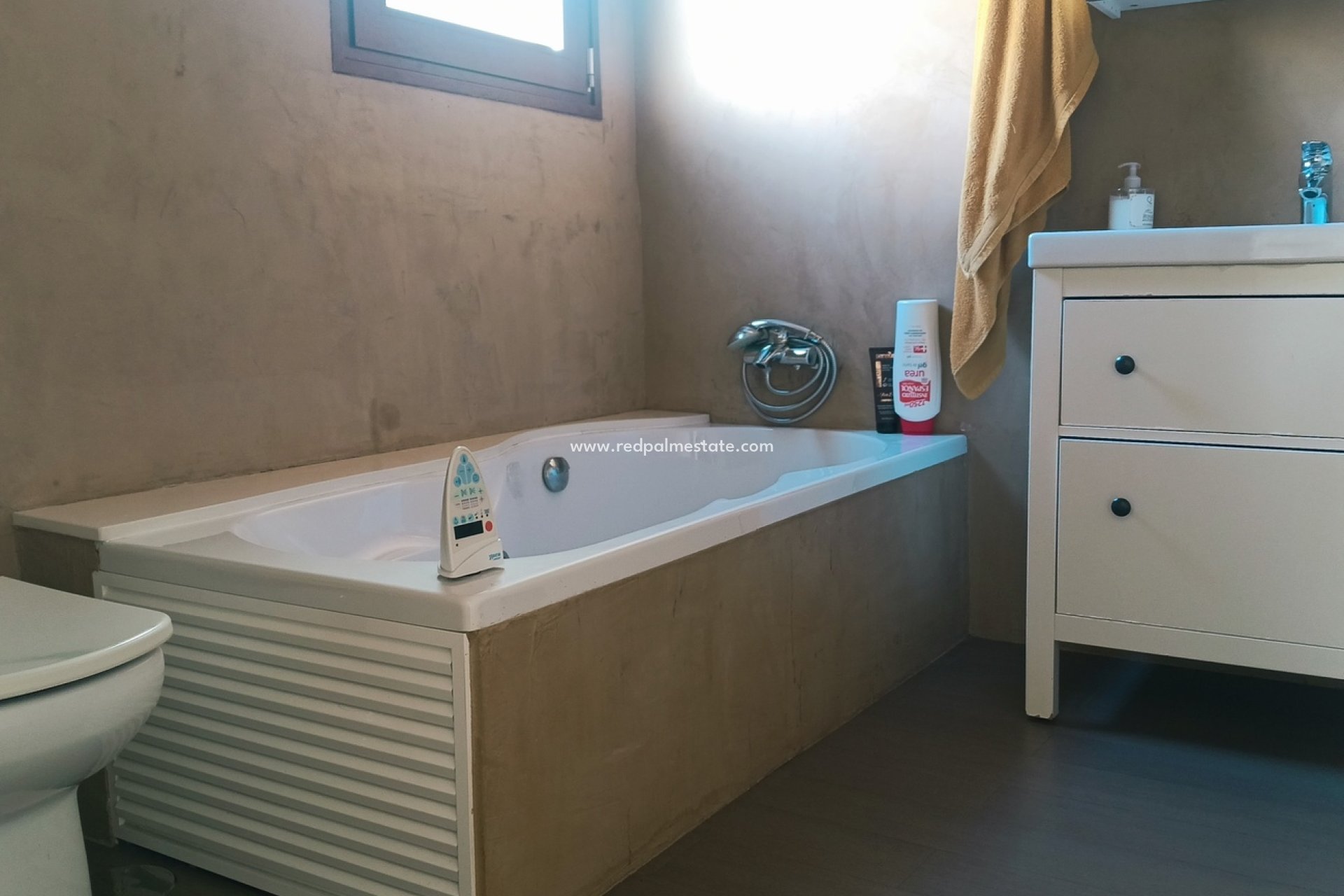 Resale - Town House -
ROLDAN - Inland