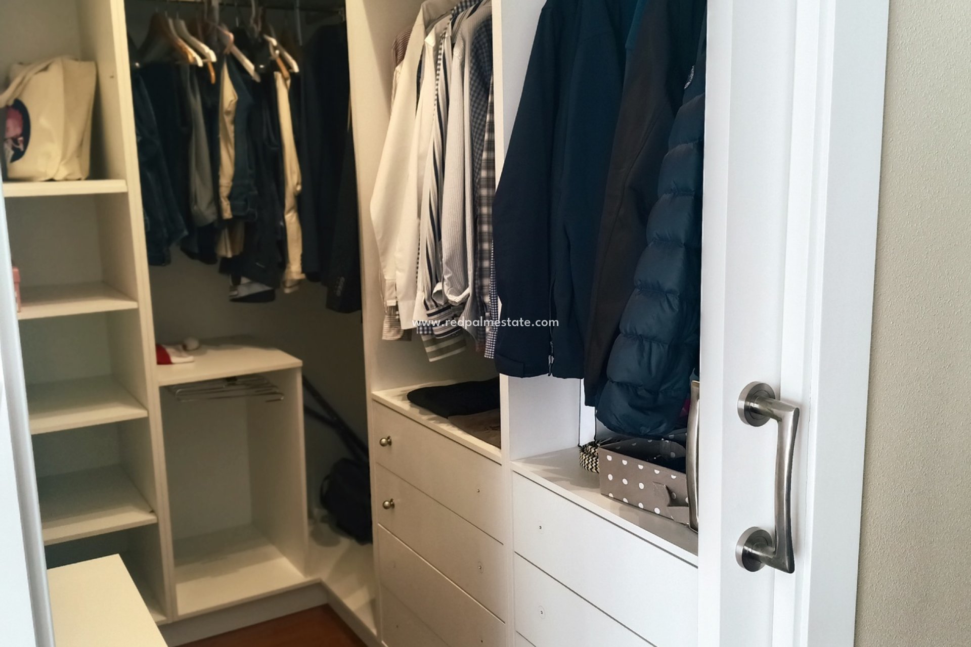 Resale - Town House -
ROLDAN - Inland