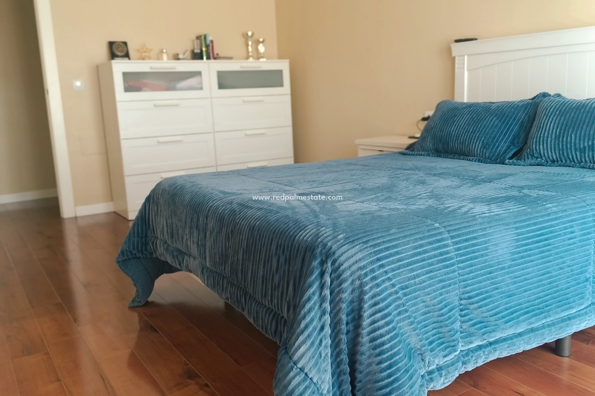 Resale - Town House -
ROLDAN - Inland