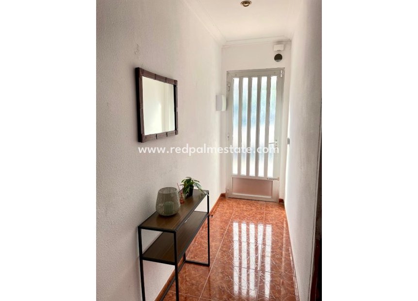 Resale - Town House -
Salinas - Inland