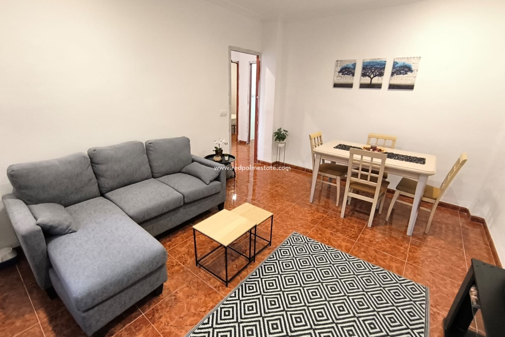 Resale - Town House -
Salinas - Inland