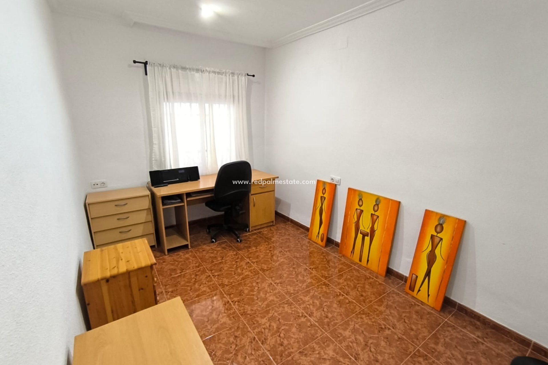 Resale - Town House -
Salinas - Inland