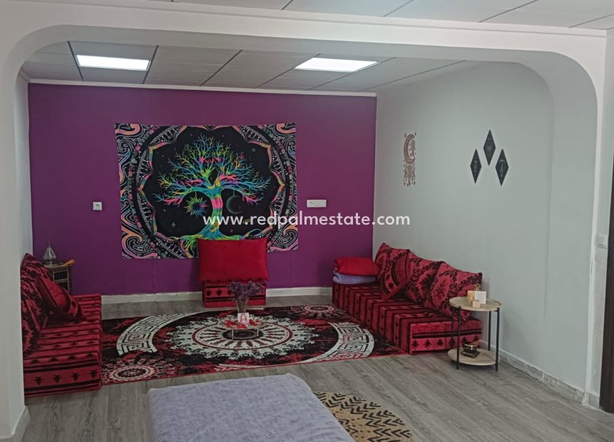 Resale - Town House -
Salinas - Inland