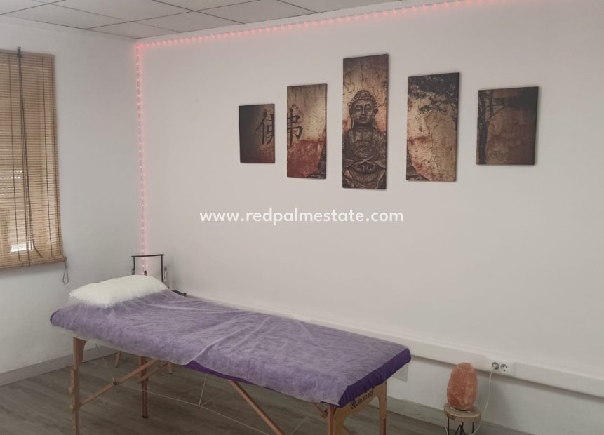 Resale - Town House -
Salinas - Inland