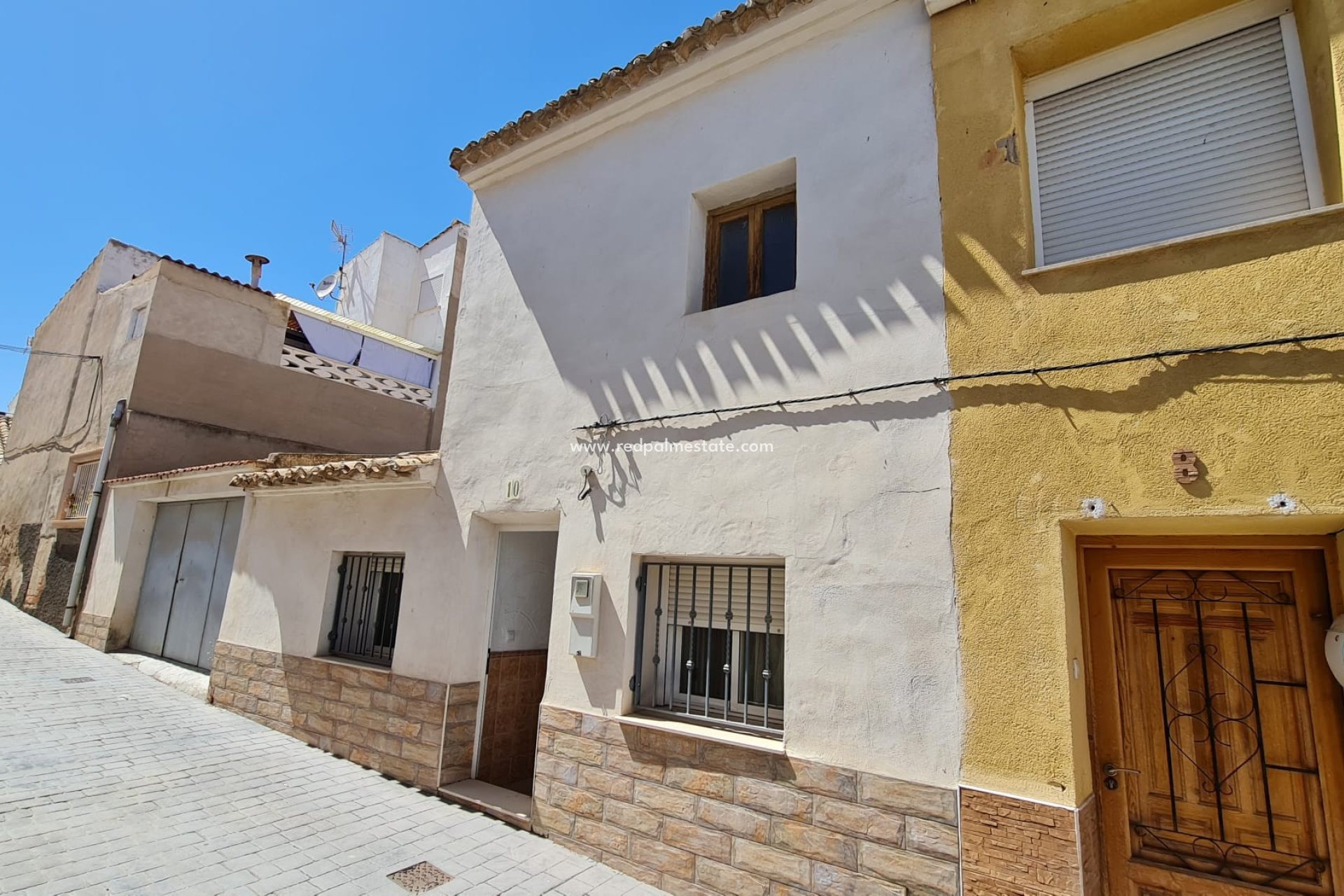 Resale - Town House -
Salinas - Inland