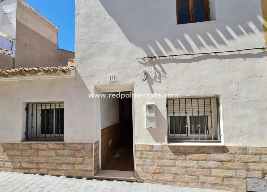 Resale - Town House -
Salinas - Inland