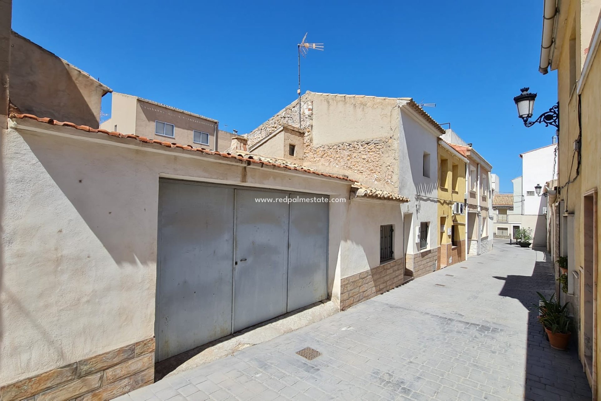 Resale - Town House -
Salinas - Inland