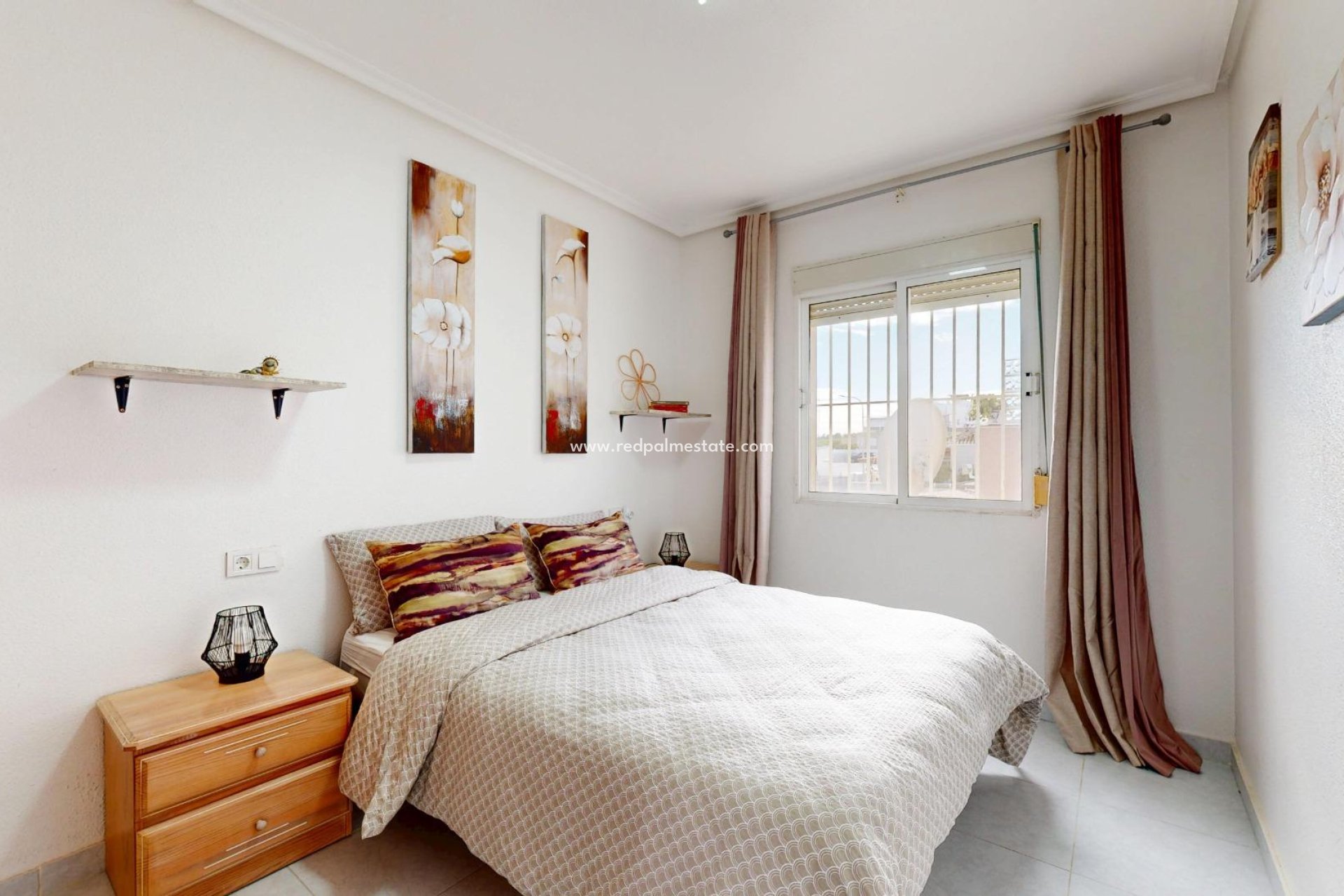 Resale - Town House -
San Miguel de Salinas - 03193