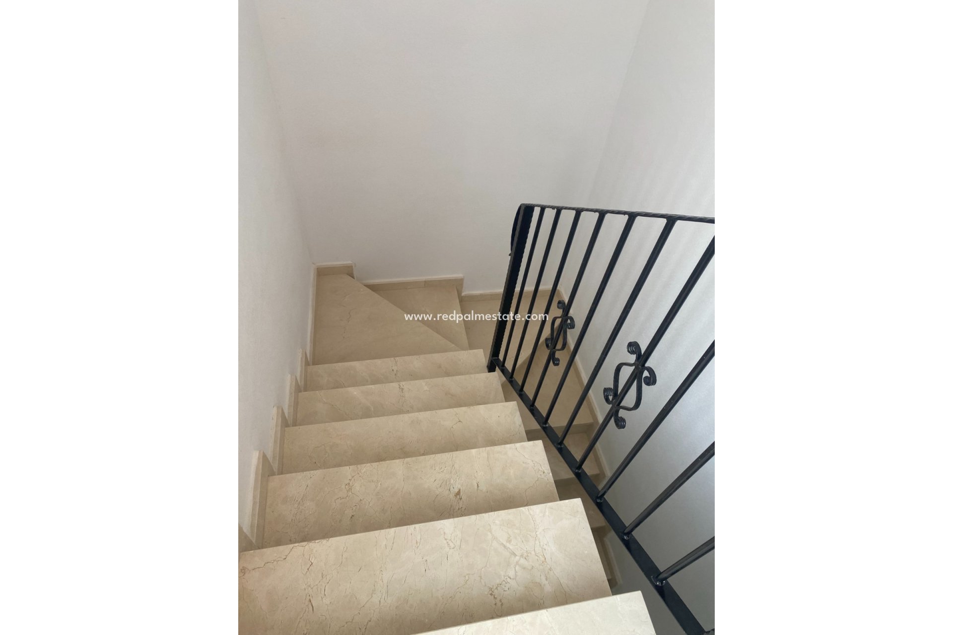 Resale - Town House -
San Miguel de Salinas - Altos De San Miguel