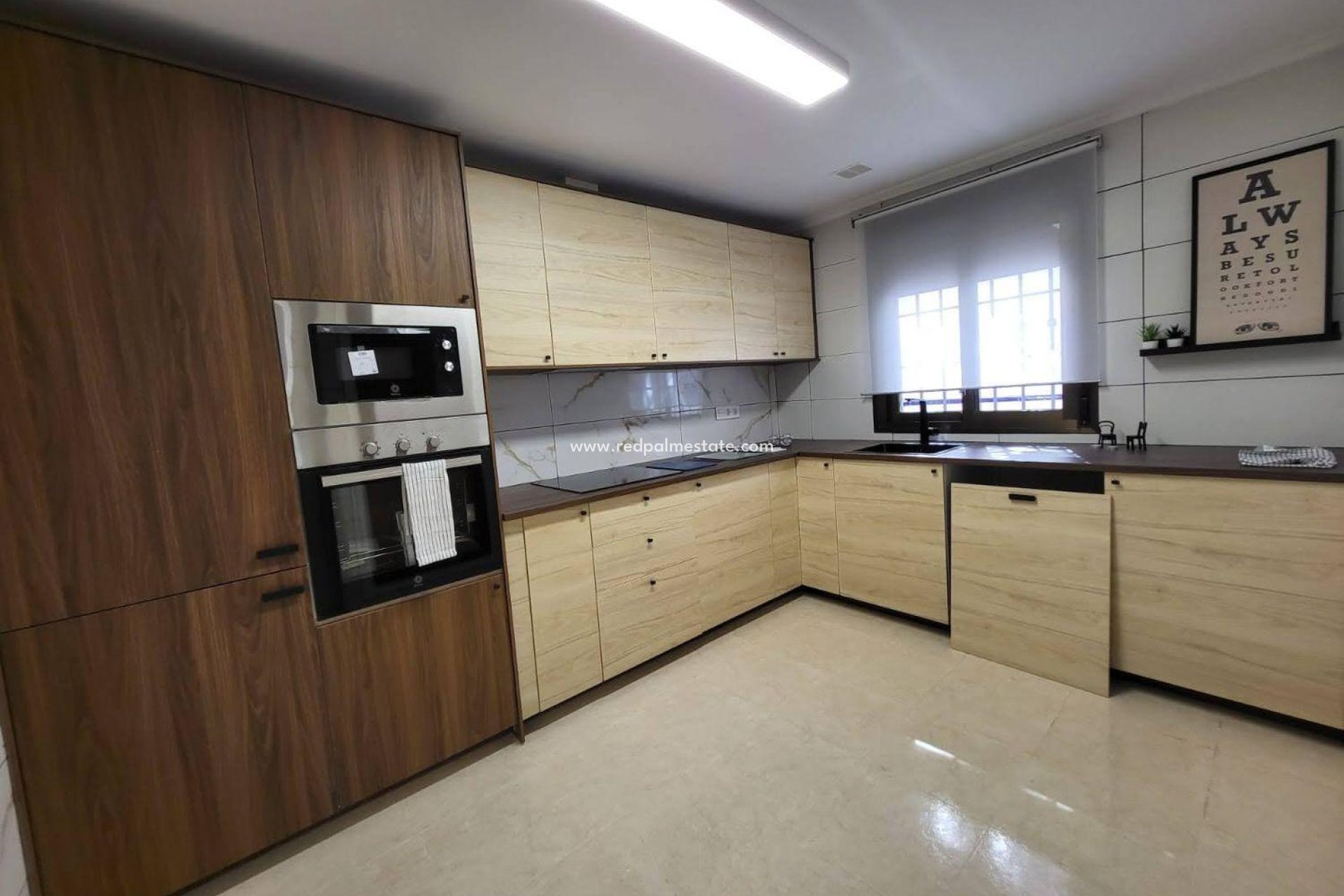 Resale - Town House -
San Miguel de Salinas - Ciudad De Las Comunicaciones