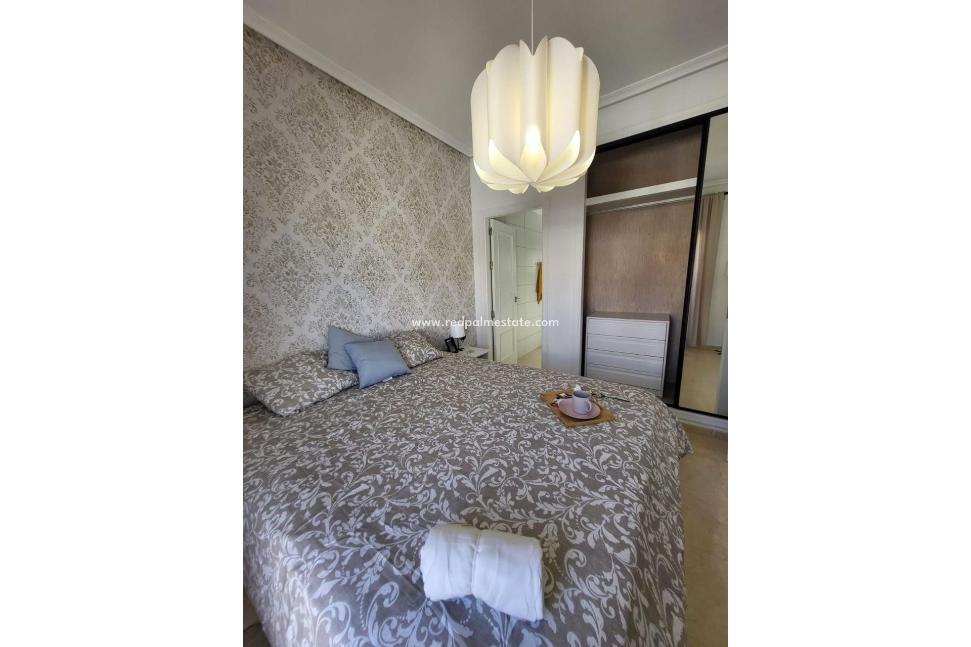 Resale - Town House -
San Miguel de Salinas - Ciudad De Las Comunicaciones