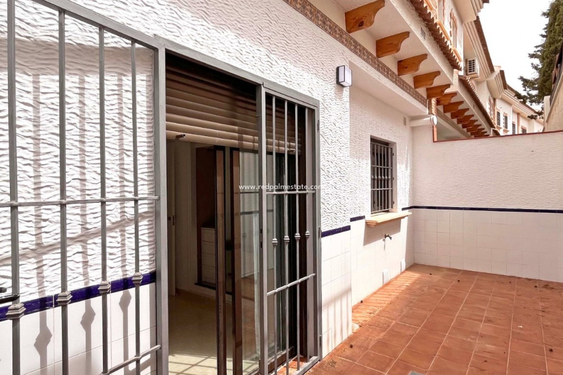 Resale - Town House -
San Miguel de Salinas - Inland