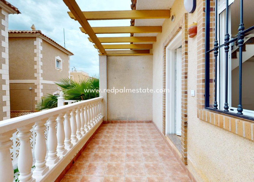 Resale - Town House -
San Miguel de Salinas - Inland