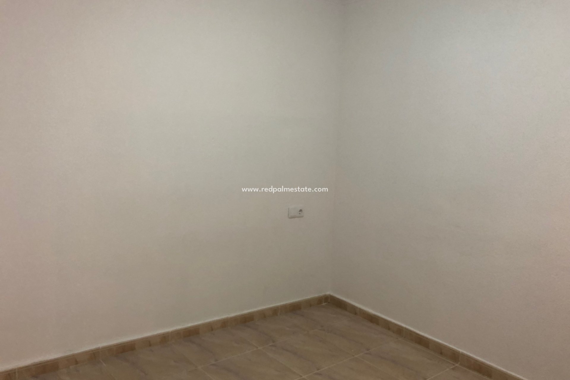 Resale - Town House -
San Miguel de Salinas - Inland