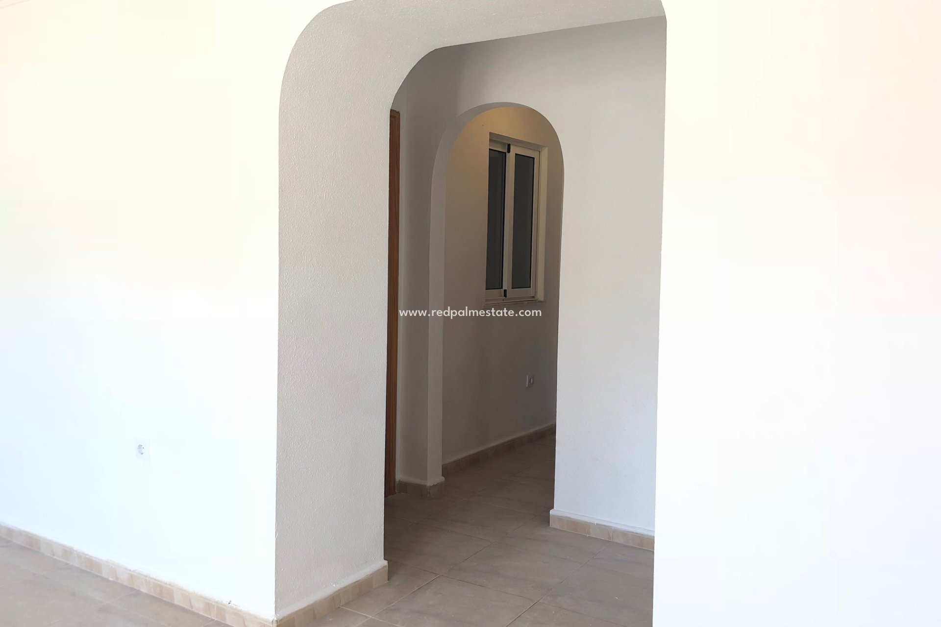 Resale - Town House -
San Miguel de Salinas - Inland