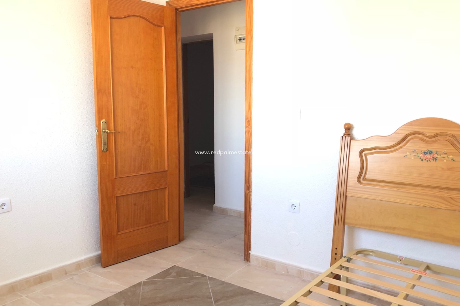 Resale - Town House -
San Miguel de Salinas - Inland