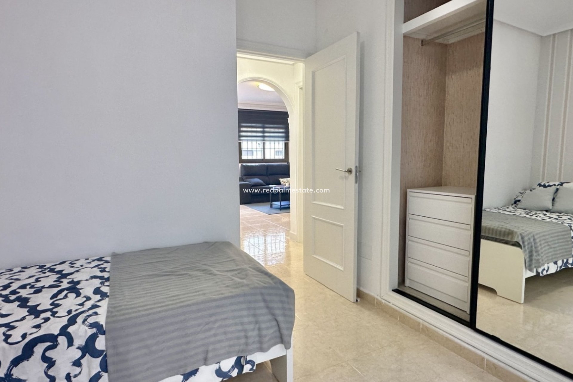 Resale - Town House -
San Miguel de Salinas - Inland