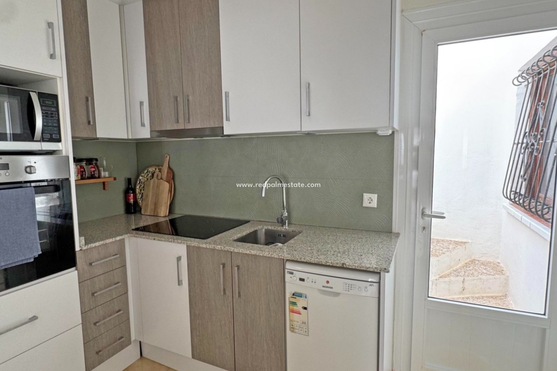 Resale - Town House -
San Miguel de Salinas - Inland