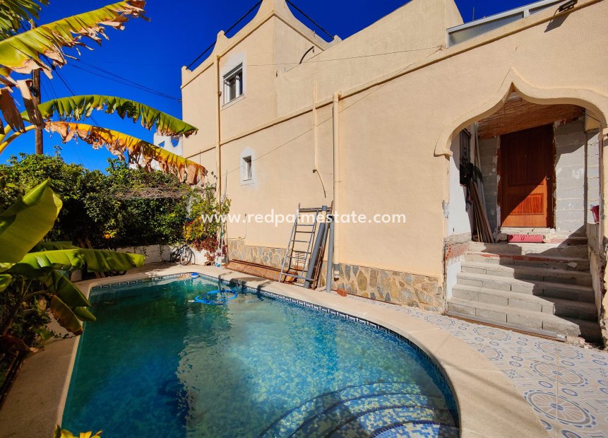 Resale - Town House -
San Miguel de Salinas - Inland