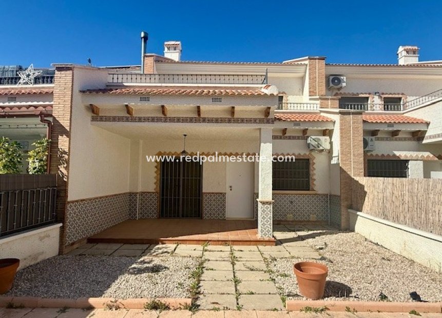 Resale - Town House -
San Miguel de Salinas - Inland