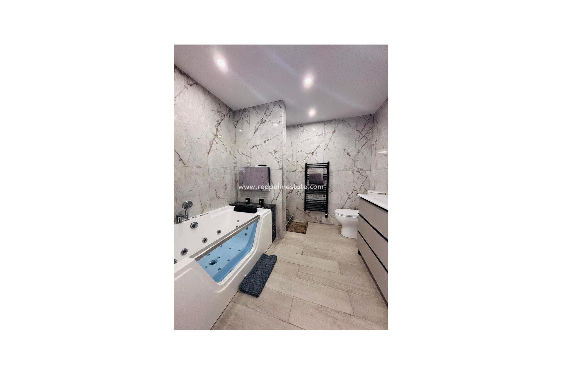 Resale - Town House -
San Miguel de Salinas - Inland