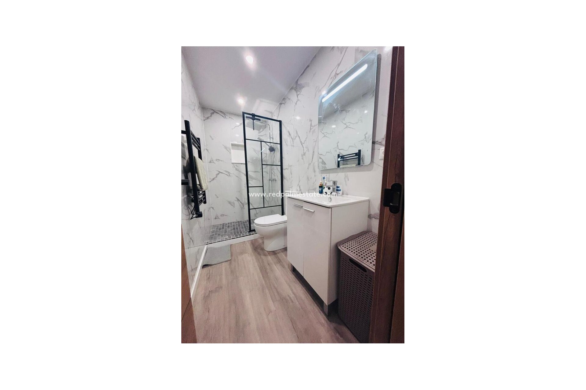 Resale - Town House -
San Miguel de Salinas - Inland