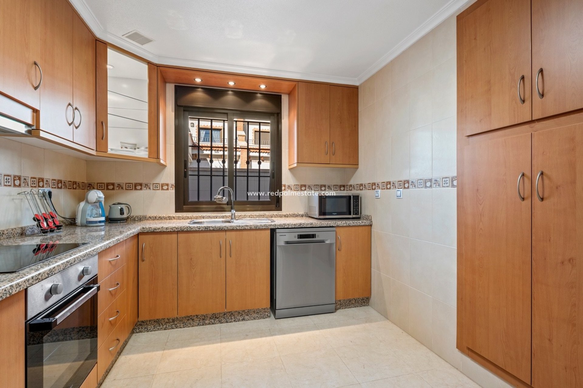 Resale - Town House -
San Miguel de Salinas - Inland