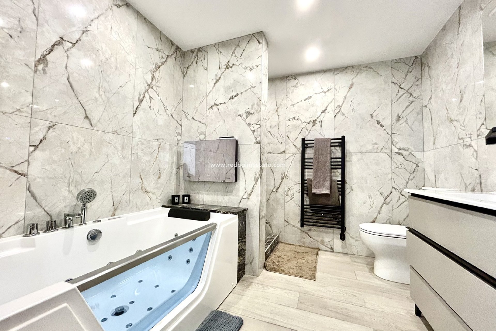 Resale - Town House -
San Miguel de Salinas - Inland