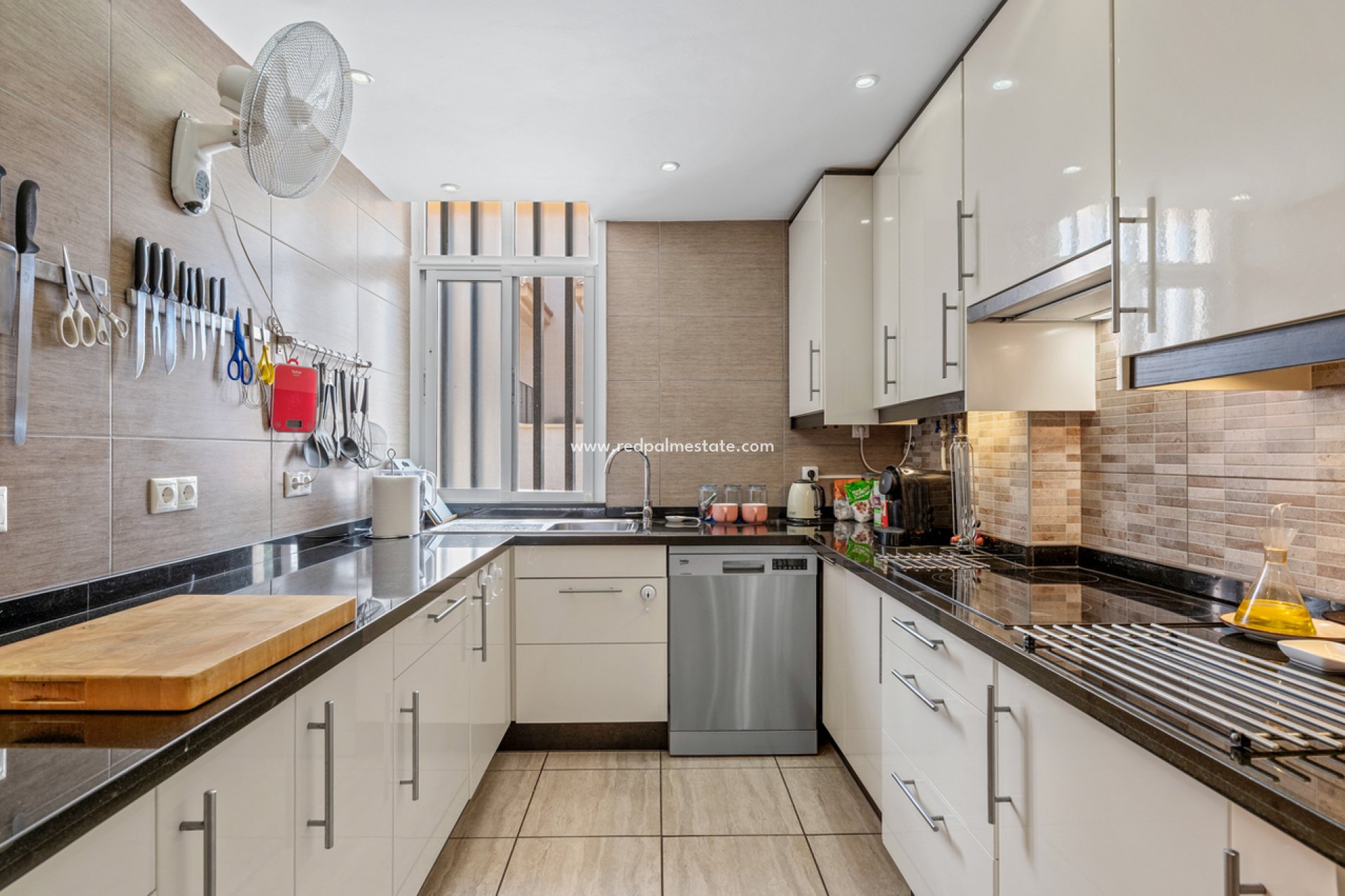 Resale - Town House -
San Miguel de Salinas - Inland