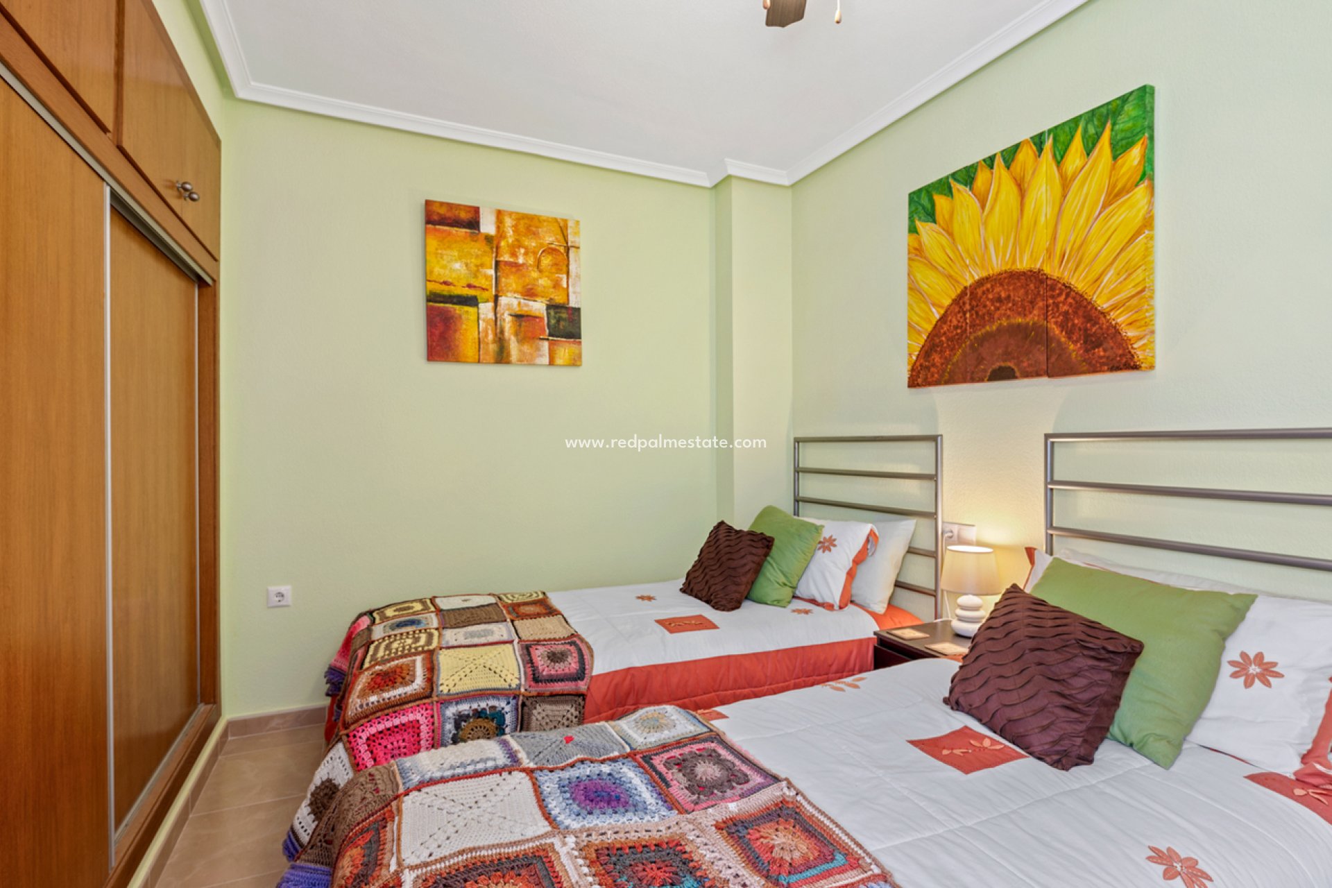 Resale - Town House -
San Miguel de Salinas - Inland