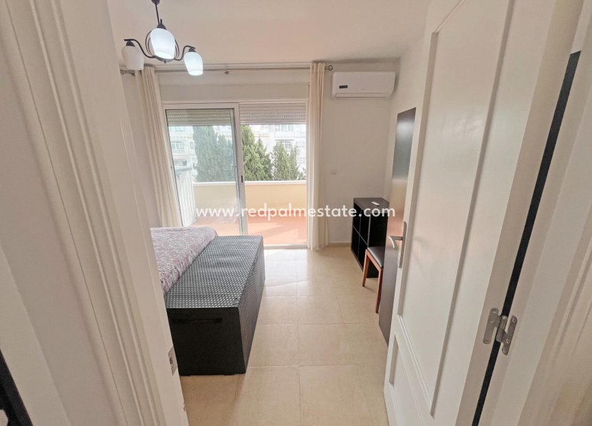 Resale - Town House -
San Miguel de Salinas - Las Filipinas