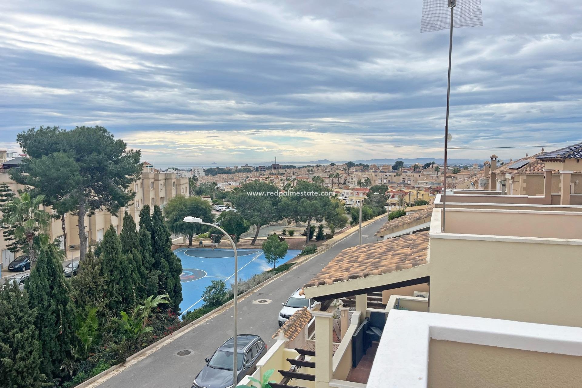 Resale - Town House -
San Miguel de Salinas - Las Filipinas