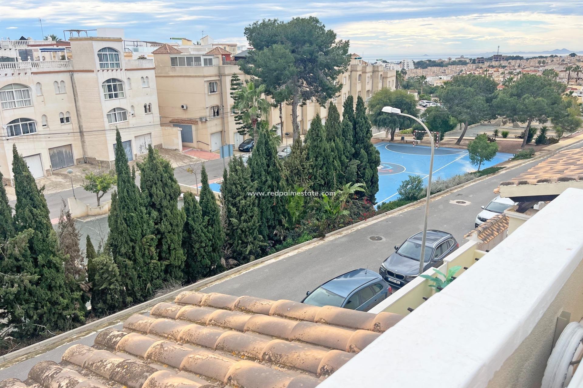 Resale - Town House -
San Miguel de Salinas - Las Filipinas