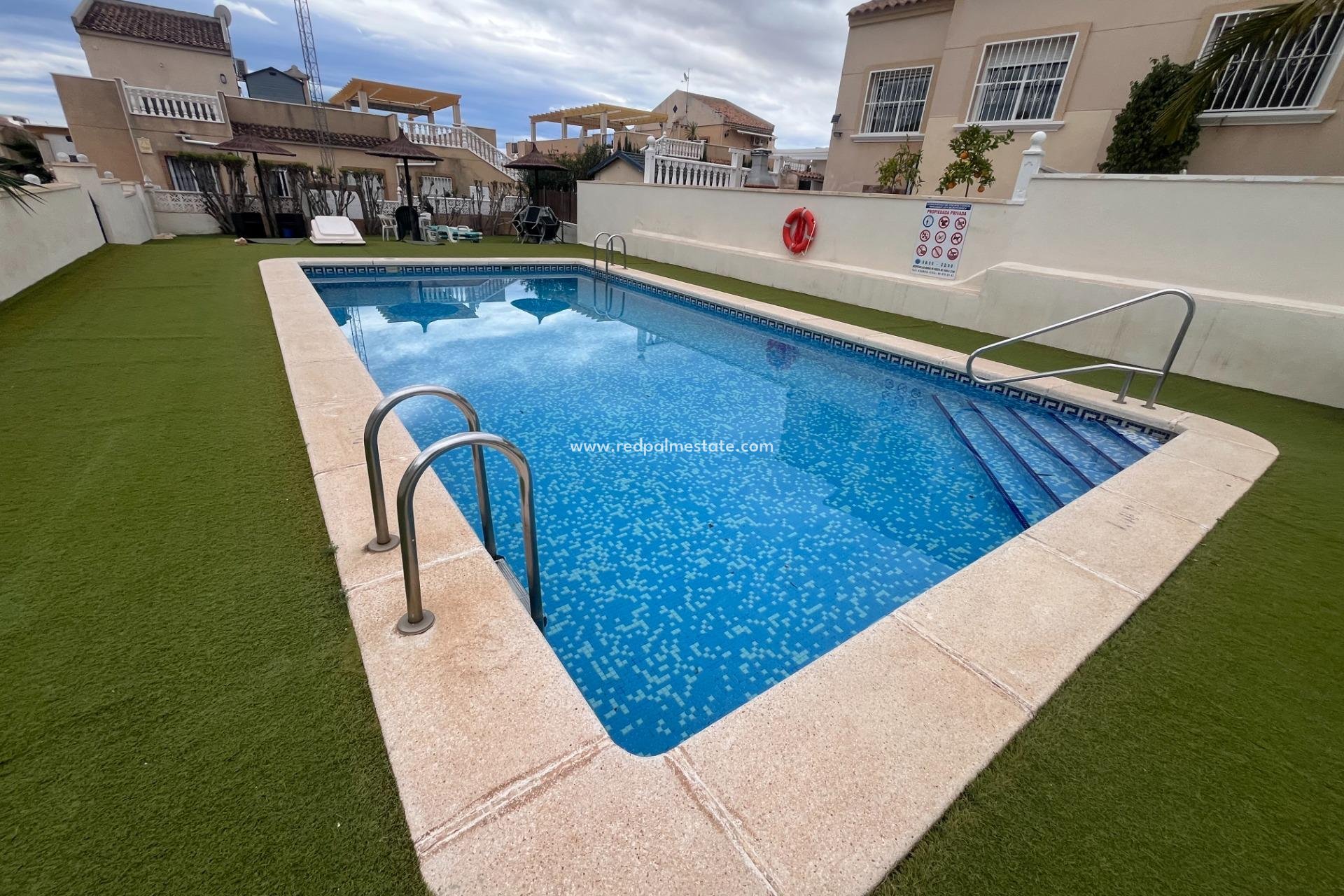 Resale - Town House -
San Miguel de Salinas - Las Filipinas