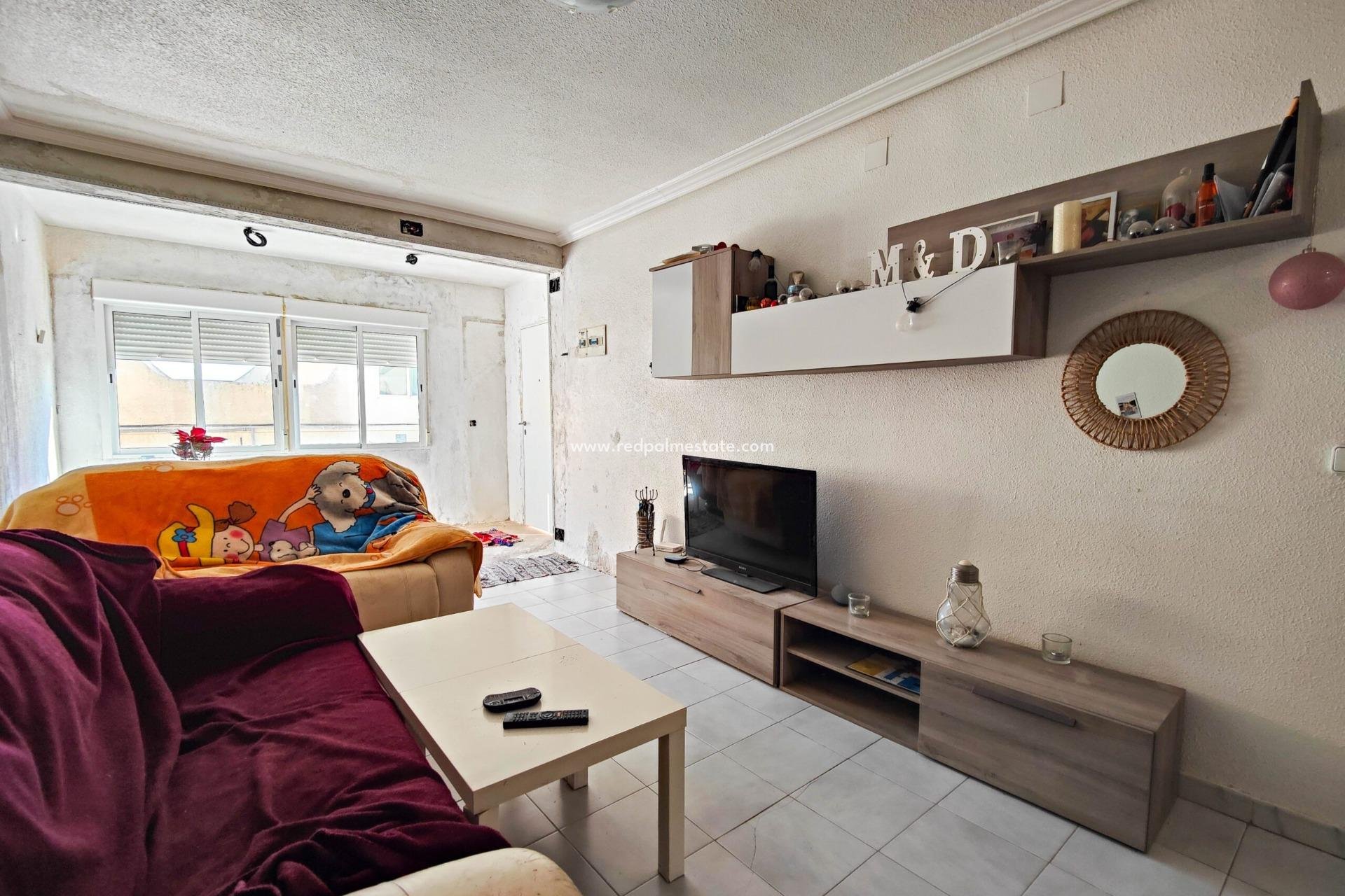 Resale - Town House -
San Miguel de Salinas - Pueblo 9